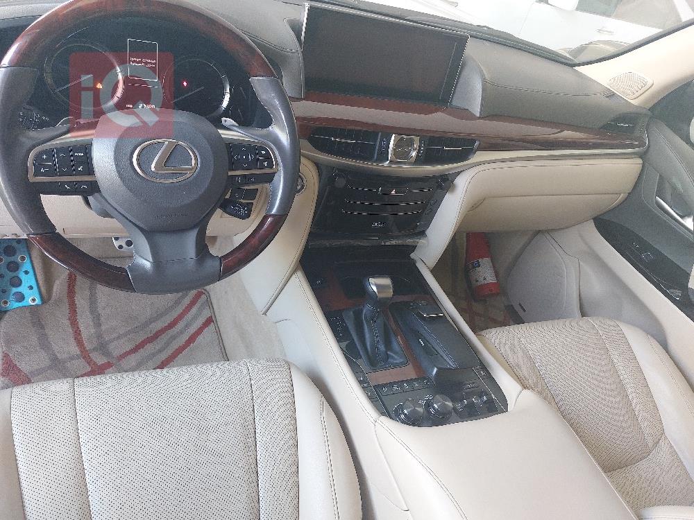 Lexus LX